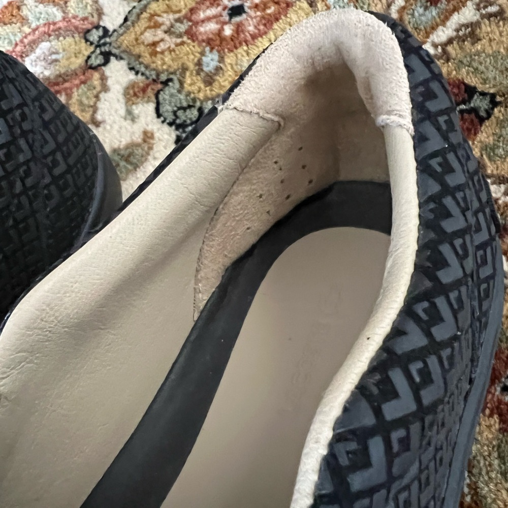 Lacoste Black Slip-On Shoes – Size EU 37.5 / US 6.5 (Fits Like US 7) - Picture 9 of 13